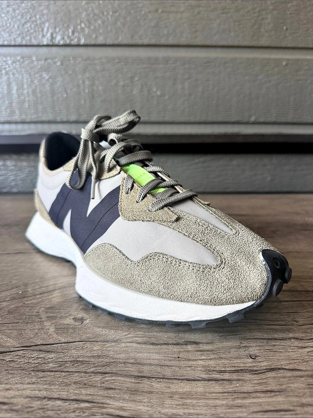 New Balance 327 Men's Gray & Black Sneakers US 12